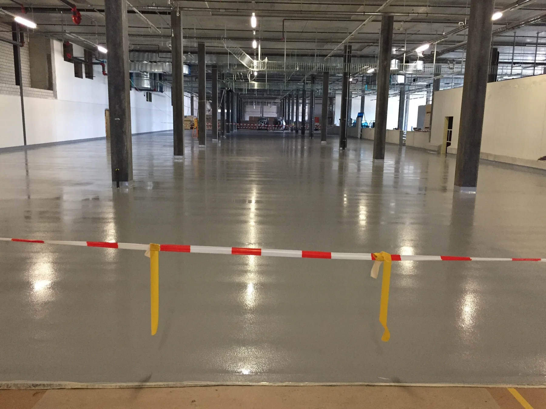 Grossfläche in einer Industriehalle